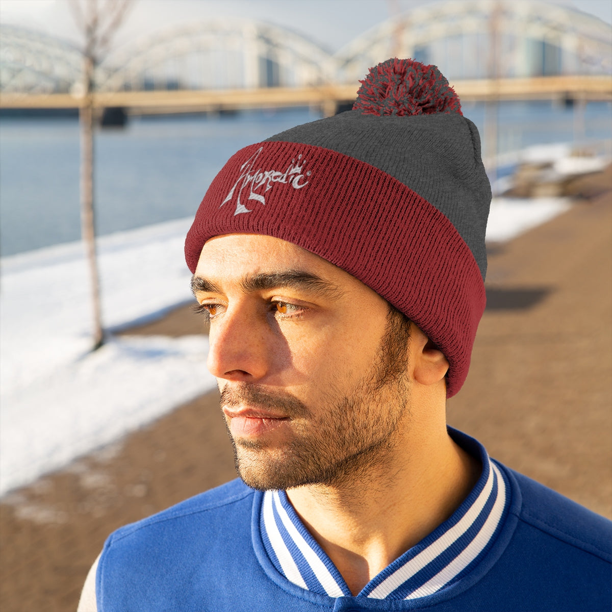 AMOREDIC Pom Pom Beanie