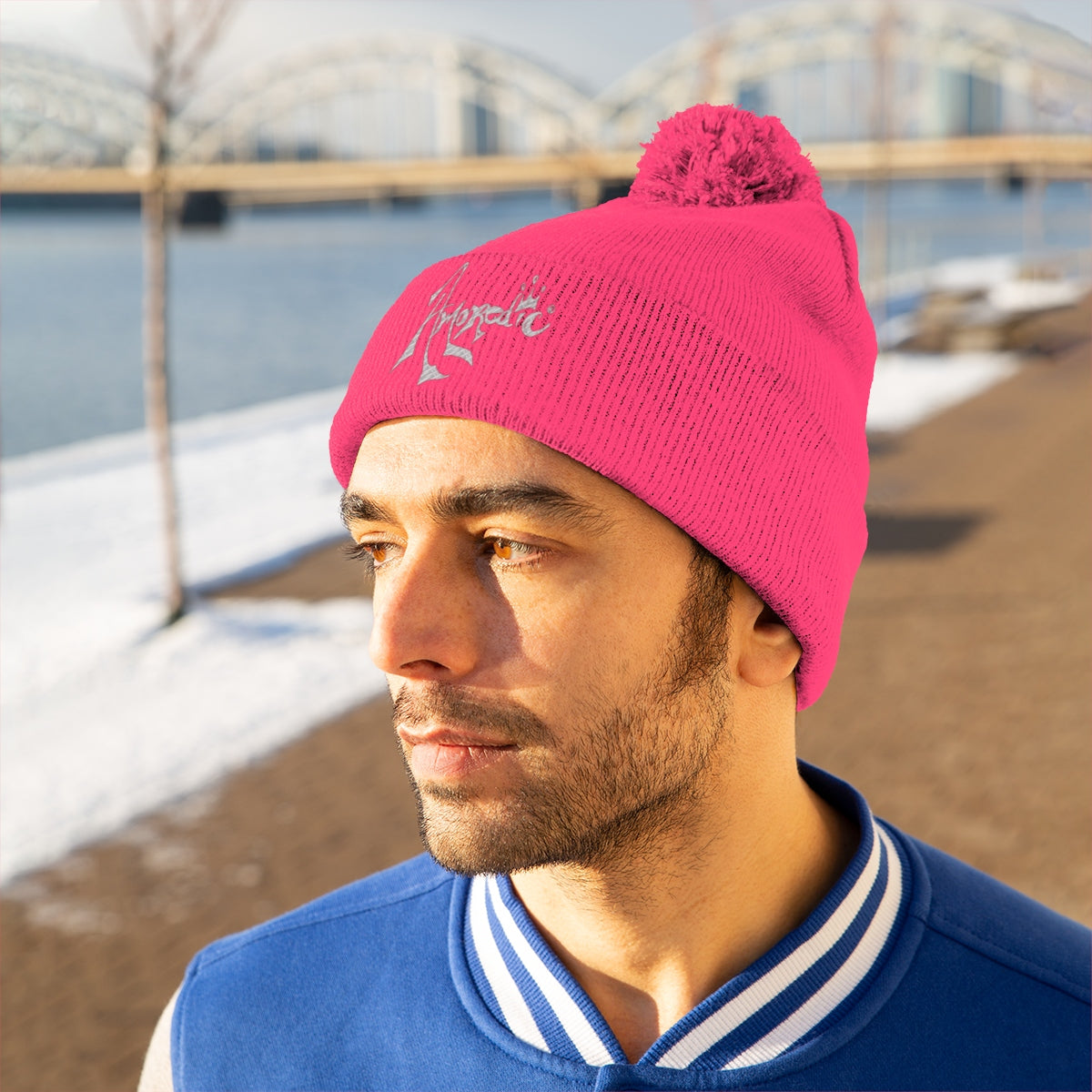 AMOREDIC Pom Pom Beanie