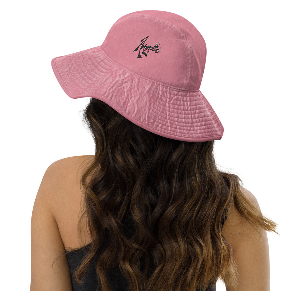 Amoredic Embroidered bucket hat